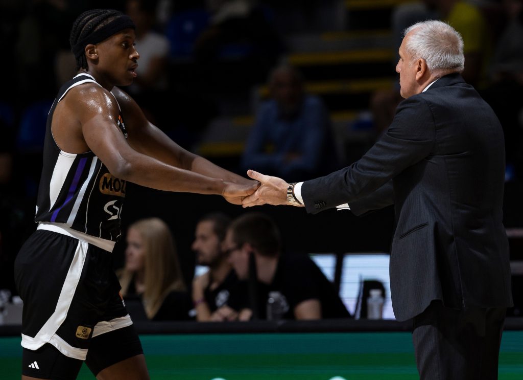 Crvena Zvezda Meridianbet Belgrade v FC Barcelona Turkish Airlines EuroLeague