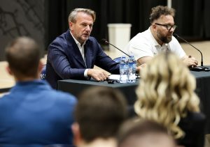 MIJAILOVIĆ PORUČIO ZVEZDI U LICE: Mogao sam da se bavim nečasnim radnjama kao Vi, ali nisam!