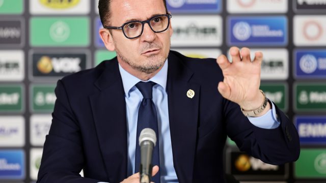 MIJATOVIĆ JEDINI BIO PROTIV POVRATKA BLAGOJEVIĆA: Da li Crnogorcu vreme u Humskoj polako ističe?!