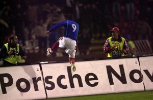 LEGENDU MENJAJU LEGENDOM: Crna Gora dovela čuvenog fudbalera na mesto selektora!