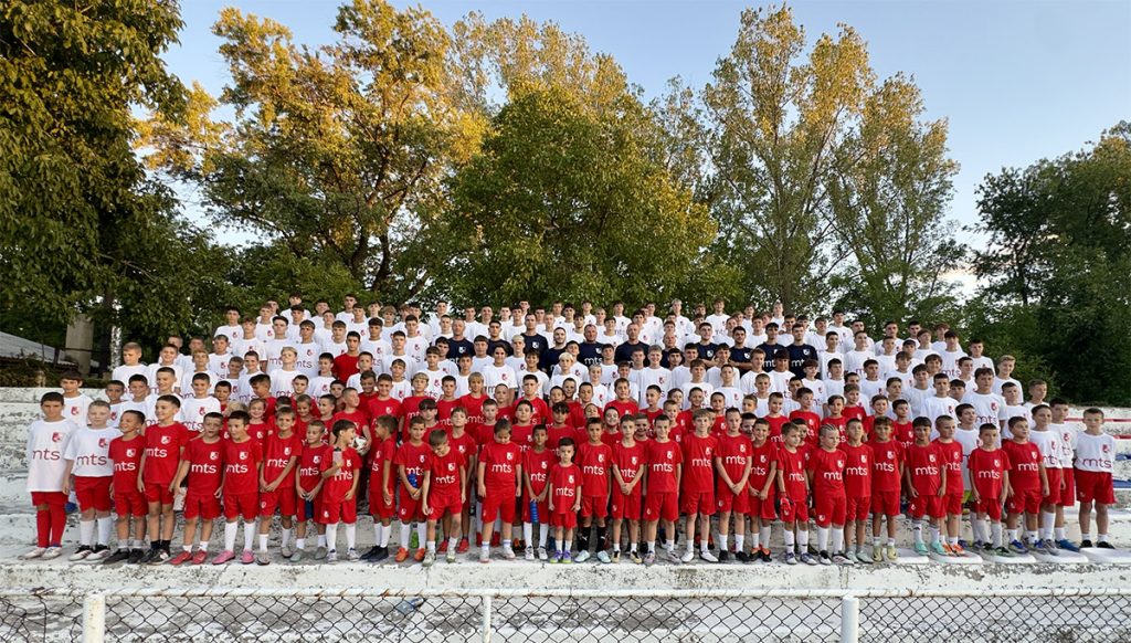 omladinska skola fk radnicki nis 2025 2026 grupna slika 1024x582