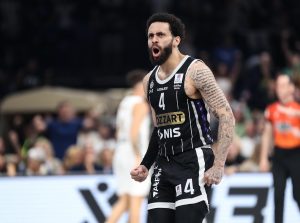 PARTIZAN VODIO 30 MINUTA PA POTPUNO PAO: Panatinaikos  bolji u Melburnu!