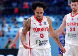 ŠEJN LARKIN SPOMENUO ORLOVE POSLE ŠVEDSKE: „Nećemo uvek šutirati savršeno kao protiv Srbije“