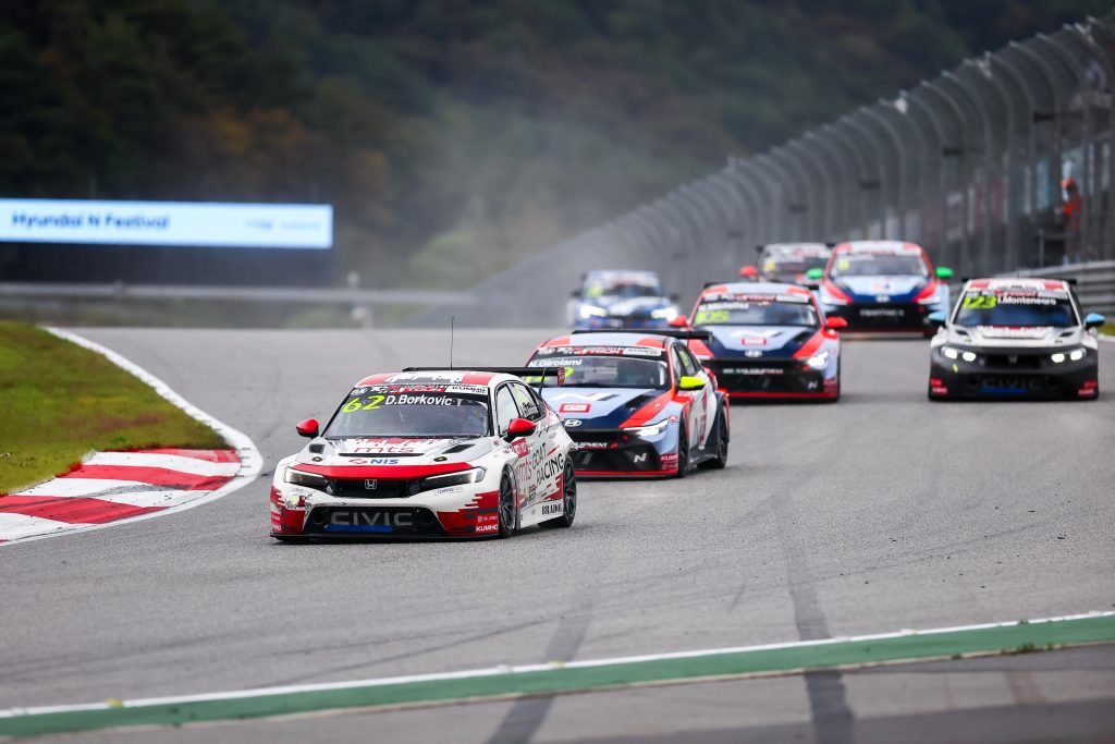 HAOS: Pogledajte sudar koji je Borkovića koštao drugog mesta na trci u Južnoj Koreji!