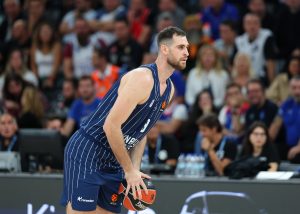 HOROR POVREDA CENTRA EFESA, OSTALI I BEZ ČOVEKA KOJI RAZBIJA VEČITE: Kokoškovov tim jedu povrde!