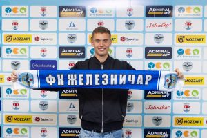 KAKAV POTPIS ŽELEZNIČARA: Deda mu je Zvezdina zvezda, on igrao za Juventus i Fulam, a sada obukao plavo-beli dres!