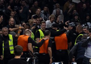 NOVA SEZONA, ISTI KLOVNOVI: Sudije pokušale da otmu pobedu Partizanu?!