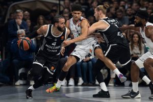 PARTIZAN SE OGLASIO: Blizu 2.000 navijača ostalo ispred Arene zbog falsifikovanih karata!