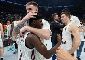 INTERESANTAN TRANSFER: Bivši trener Zvezde doveo Dina Radončića!