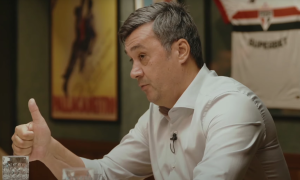 BOGDANOVIĆ RAZNEO PIKSIJA: „Begunac celog života! Vode nas nepismeni i neobrazovani!“