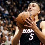 „LUDI SRBIN, NISAM MOGAO DA VERUJEM ŠTA VIDIM“: Jović zadobio povredu lakta, pa teren napustio smejući se! (VIDEO)