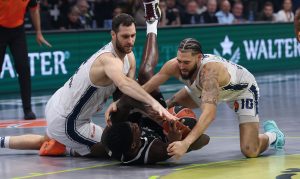 EFES KASNO UPALIO MOTOR: Partizan pokazao dominaciju u tesnoj završnici!