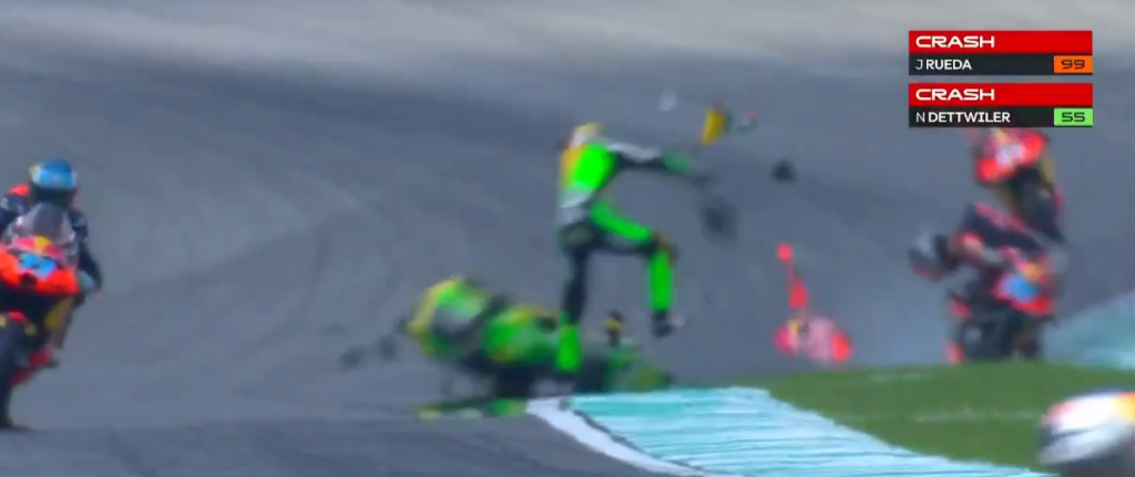 UZNEMIRUJUĆI VIDEO: Stravična nesreća, šampion se zakucao u rivala!