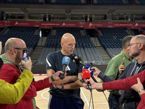 POSTOJI ŠANSA DA NVORA I BATLER ZAIGRAJU PROTIV ASVELA: Obradović veruje u čudo!