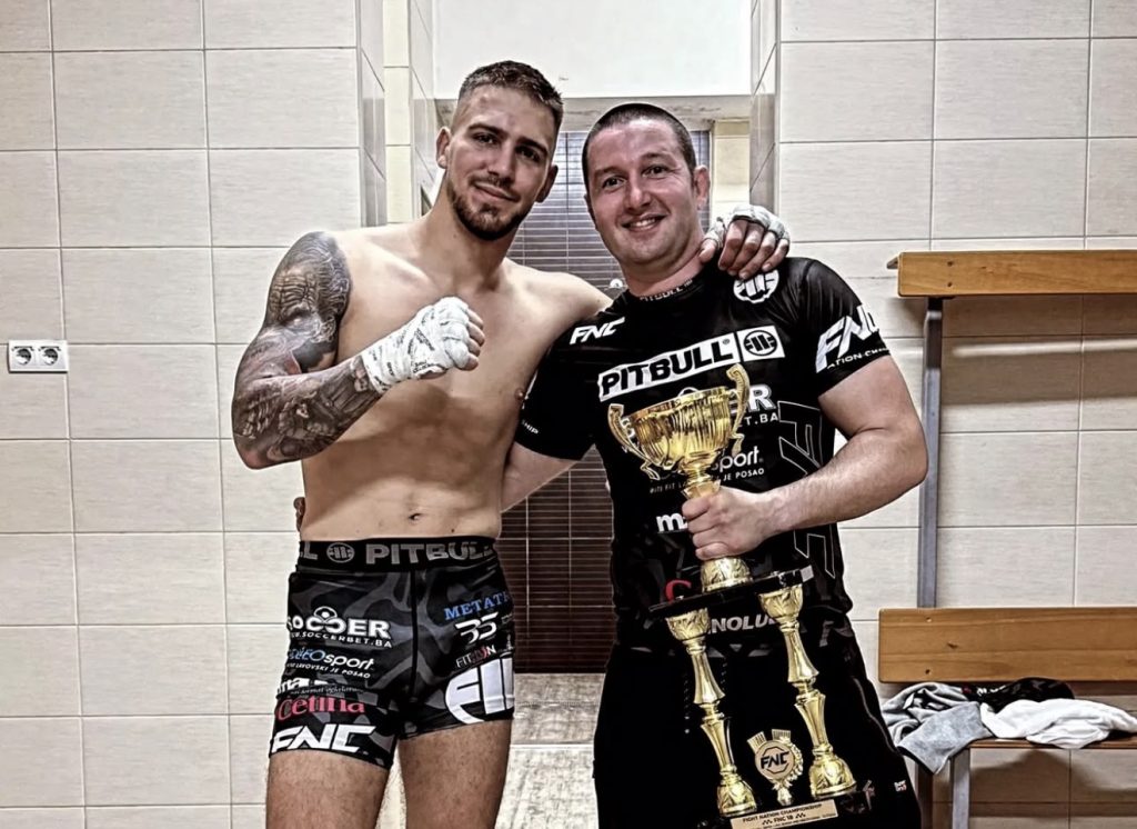 ICKO GRMI NAKON PORAZA BOJKOVIĆA: „Neću komentarisati sudije, kavez sve govori!“