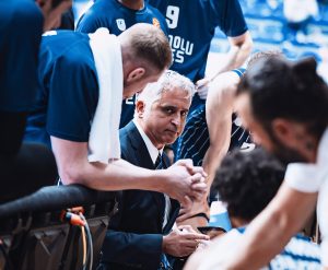 KOKOŠKOV IMA DŽOKERA PROTIV PARTIZANA?! Ključna karika Efesa dominira na parketu!