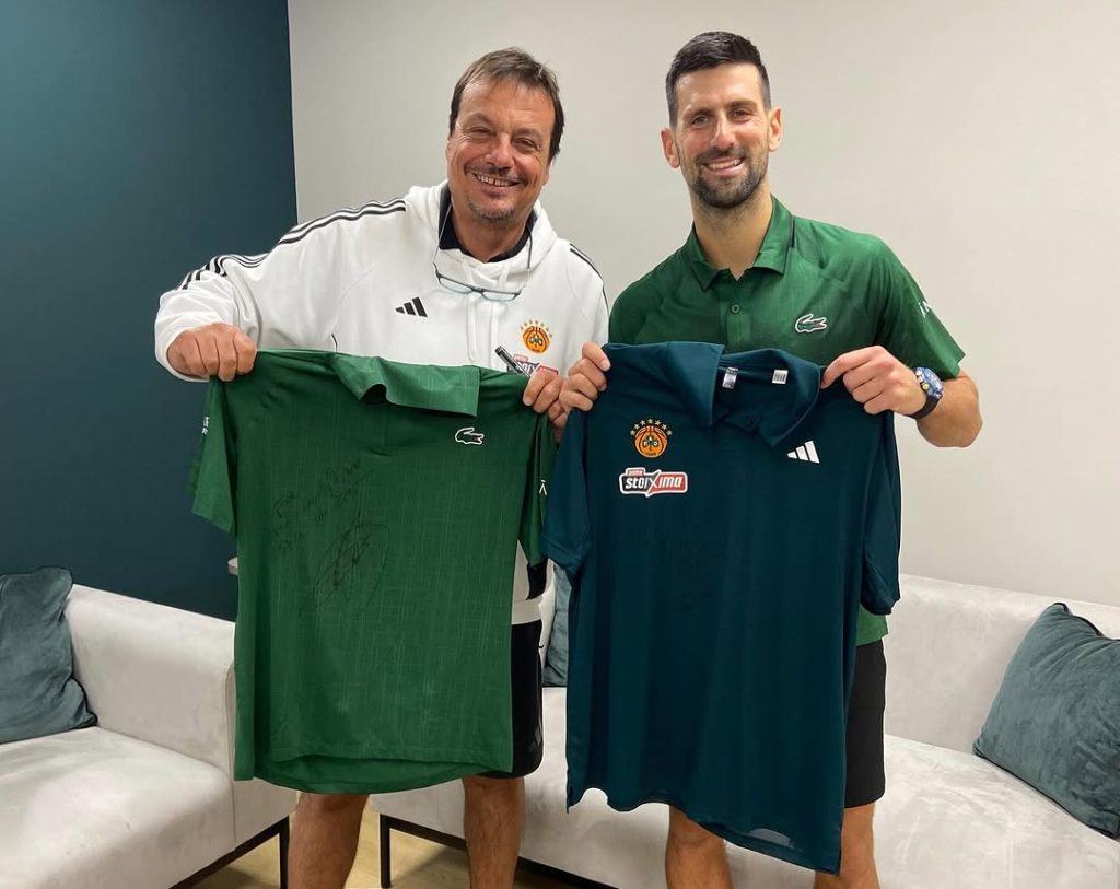 SUSRET ZA PAMĆENJE: Ataman i Đoković razmenili dresove!