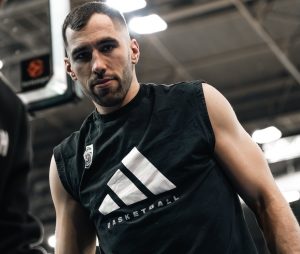 KENAN KAMENJAŠ ODIGRAO UTAKMICU KARIJERE: „Sjajna pobeda za nas, protiv možda i najbolje ekipe u Evroligi!“