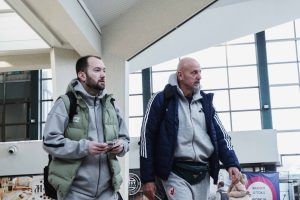 CRVENA ZVEZDA OTPUTOVALA ZA NAJDALJE GOSTOVANJE SEZONE, ATMOSFERA JE SJAJNA: Kaznena ekspedicija ide ka novom izazovu!