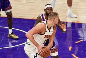 JOKIĆ UPRKOS POVREDI PREDVODIO DENVER DO POBEDE: Sve je slutilo na novi tripl-dabl, ali ga je trener zaustavio u tome!