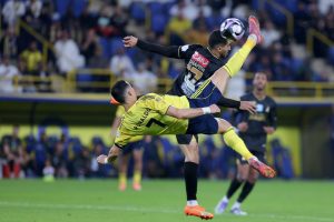 ŠTA RADI OVAJ ČOVEK?! Ronaldo u 41. godini ponovio legendarne makazice iz finala Lige šampiona!