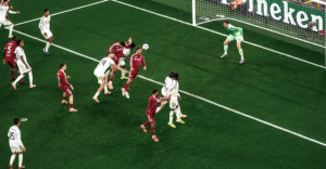 „ENFILD“ EKSPLODIRAO: Liverpul srušio Real, Mekalister presudio „kraljevskom klubu“!