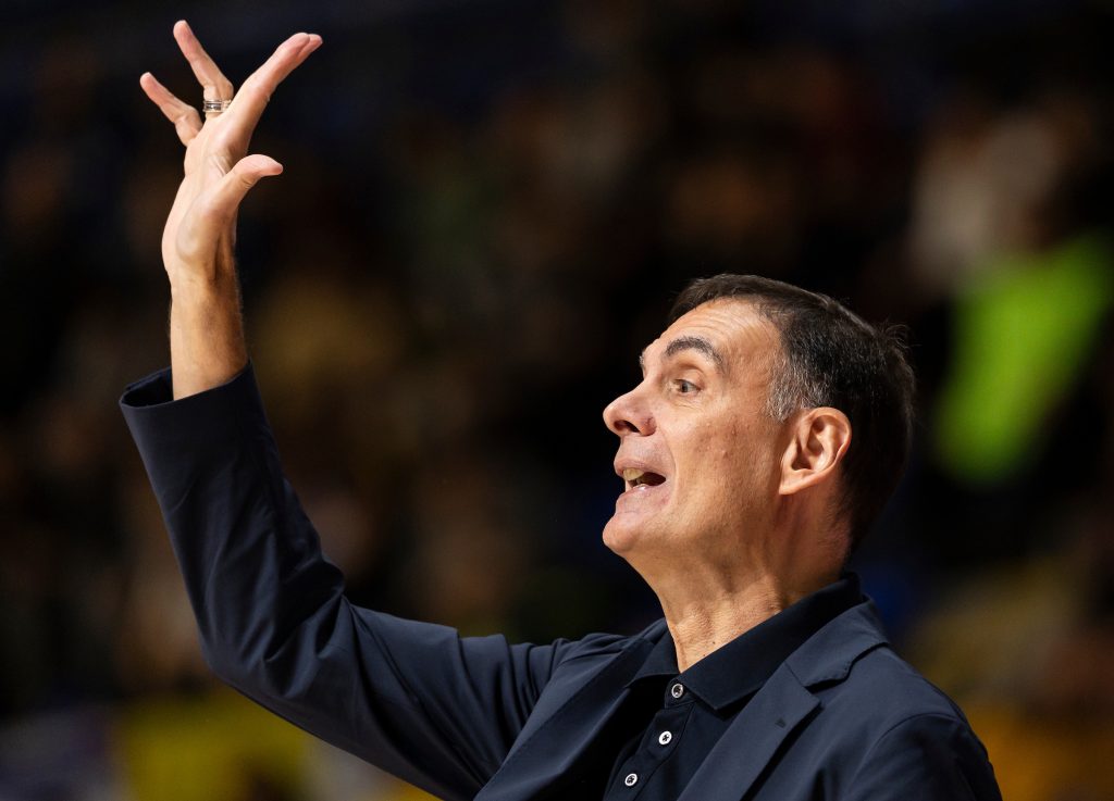 OLIMPIJAKOS POMNO PRATI SITUACIJU U HUMSKOJ: Barcokas traži pojačanje — zainteresovan i za košarkaše Partizana!