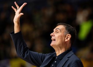 OLIMPIJAKOS POMNO PRATI SITUACIJU U HUMSKOJ: Barcokas traži pojačanje — zainteresovan i za košarkaše Partizana!