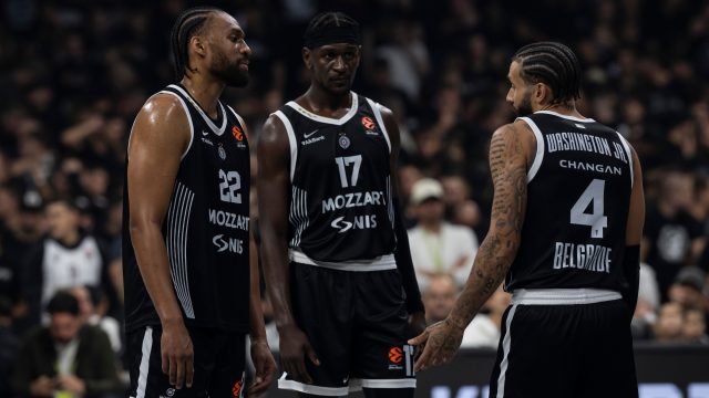 (POLUVREME) PARTIZAN POTPUNO IZGUBLJEN U ZELENOJ ŠUMI: Žalgiris vodi preko 20 razlike!