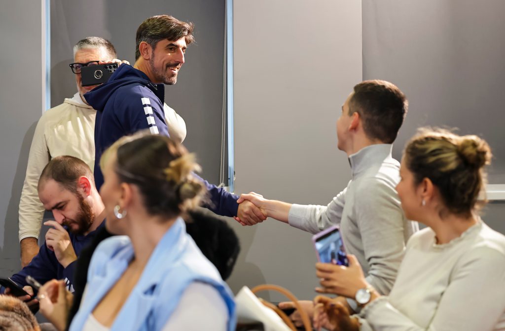 OČEKIVAO SAM MNOGO VIŠE OD NAŠE REPREZENTACIJE, EVO ZAŠTO SAM BIO NA MEČEVIMA VEČITIH: Veljko Paunović otkrio zanimljive detalje!