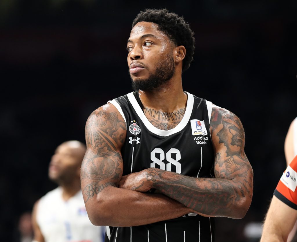 MISTERIJA PRED PRVI SUDIJSKI ZVIŽDUK: Šta se zapravo dešava sa Tajrikom Džonsom — otkriveni novi detalji?!