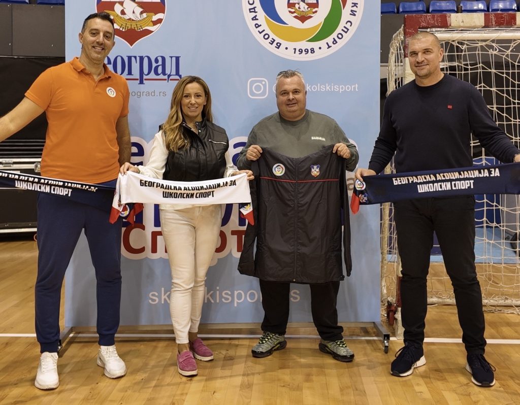 SPEKTAKL ŠKOLSKOG SPORTA: Ratko i Andrea delili medalje najuspešnijim đacima!