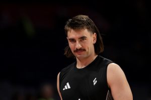 IGRALI STE SA 10 IGRAČA I NAKON ČETIRI VEZANA PORAZA: Evo šta je novinar pitao Zeka Seljasa!