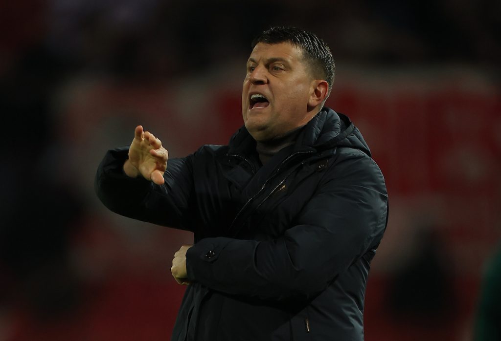 NEZAPAMĆENA KONFERENCIJA VLADANA MILOJEVIĆA: „Dajem ostavku – Ne kopčam se ja na leđa!“