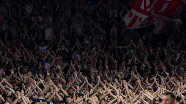 (TVITOVI) VELIKA POBEDA, ALI DELIJE PONOVO NEZADOVOLJNE: Ukazale na glavni problem Zvezde, a onda opet udarile na nekadašnjeg miljenika!