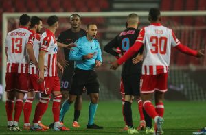 (POLUVREME) BEZ GOLOVA U PRVOM DELU IGRE: Zvezda sa totalnom inicijativom i bez igrača manje!