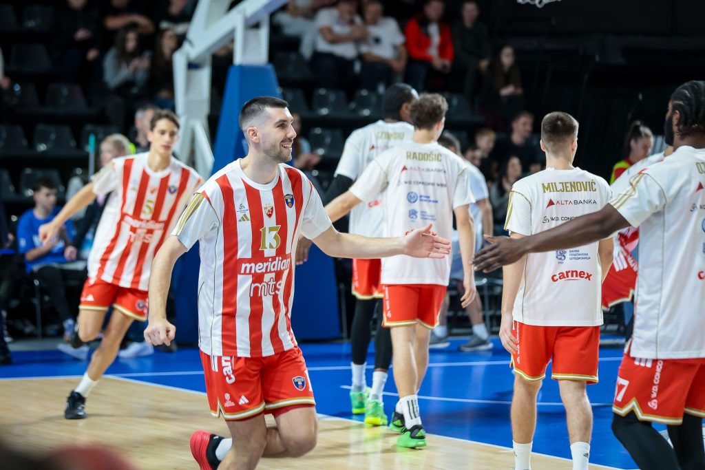 (POLUVREME) ZVEZDA SE MUČI: Spartak pokazuje zube crveno-belima!