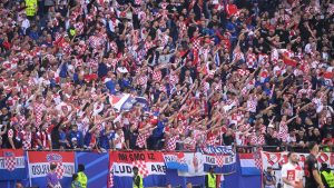 U CRNOJ GORI KAO DA JE RATNO STANJE: Još jedan incident, ponovo napadnuti navijači Hrvatske!