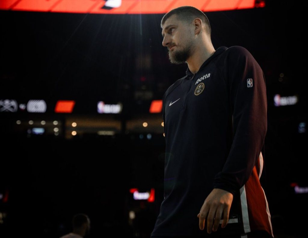 LEGENDE MU GLEDAJU U LEĐA: Jokić stvara rekorde, bolji od Karima i Vilta zajedno!