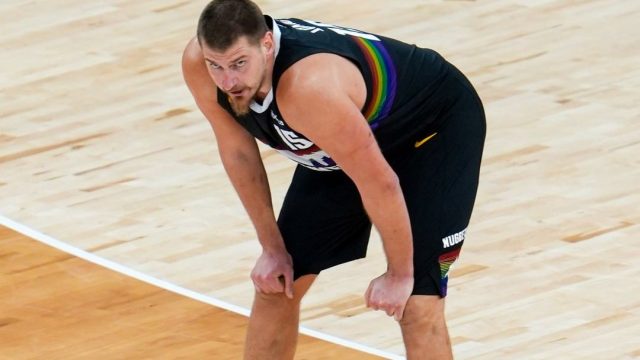 JEZIVA SCENA: Jokić bukvalno pustio krv zbog Denvera! (FOTO)