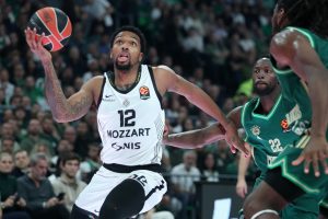 (POLUVREME) NEIZVESNA UTAKMICA U OAKI: Panatinaikos posle preokreta vodi protiv Partizana!