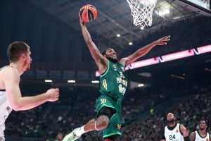 DOŠAO – VIDEO – IZDOMINIRAO: Kenet Farid je pokazao šta znači izraz – DOSELEKCIJA!