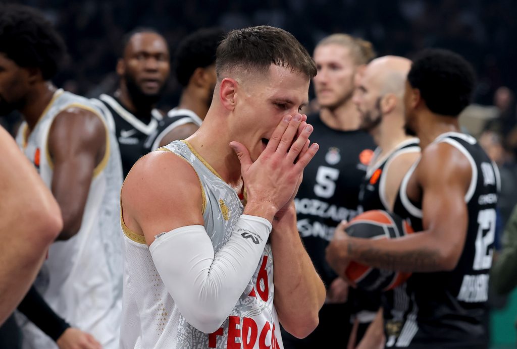 NEVERICA U ARENI: Zvezdin dres na meču Partizana, Nedovićev potez zapalio mreže! (VIDEO)