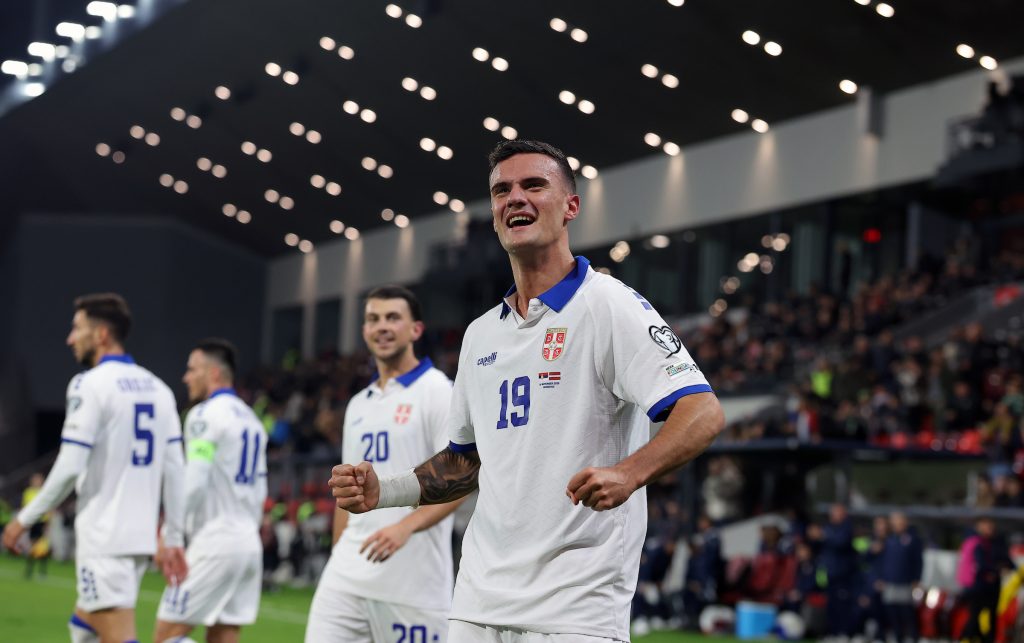 TRKA POČINJE: Engleski klubovi ga žele za sebe, Inter razmatra hitan povratak Stankovića!