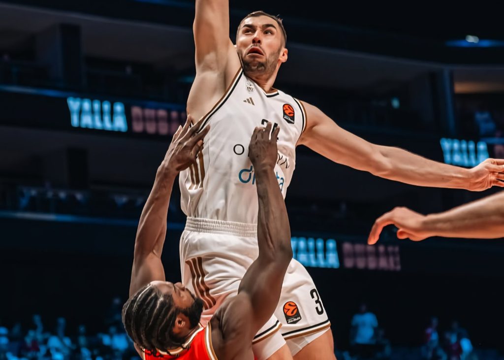 STRAŠNO ZAKUCAVANJE KAMENJAŠA: Centar Dubaija preko Odželeja za potez sezone! (VIDEO)