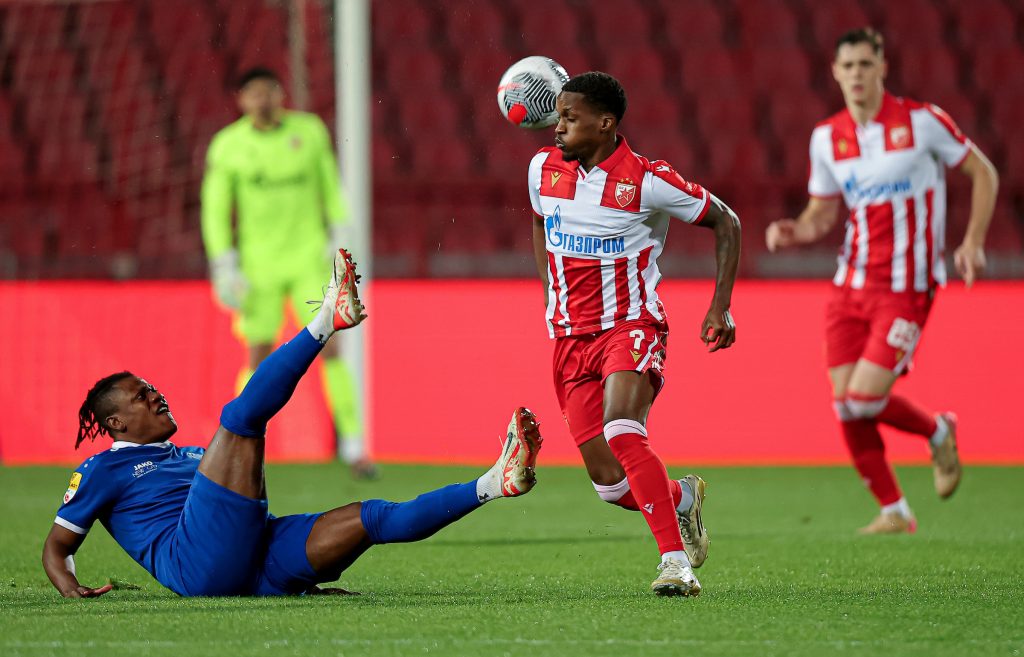 (POLUVREME) ZVEZDINA INICIJATIVA BEZ PLODA: Radnik uspeva da odoli pritisku!