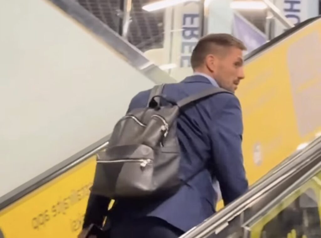 DUŠAN TADIĆ SE VRATIO U SRBIJU: Kamera zabeležila momenat povratka čuvenog fudbalera!