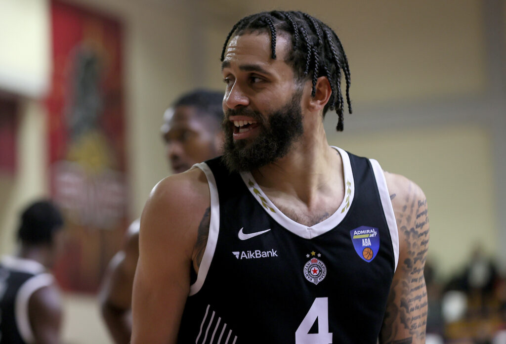 KAD JE TEŠKO – VAŠINGTON: Igrač Partizana zablistao od odlaska Obradovića, a po ovome je prvi u Evroligi! (FOTO)