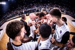 SRBIN ZAKUCAO ZA KLUŽEVO ČUDO, BIVŠI KOŠARKAŠ PARTIZANA JUNAK: Rumuni okrenuli zaostatak i slavili na čudesan način!