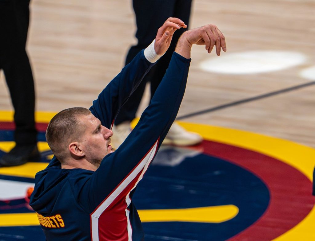 JOKIĆEV MEČ ZA UDŽBENIKE, ALI DENVER PONOVO GUBI U ZAVRŠNICI: Novi tripl-dabl za srpskog reprezentativca!